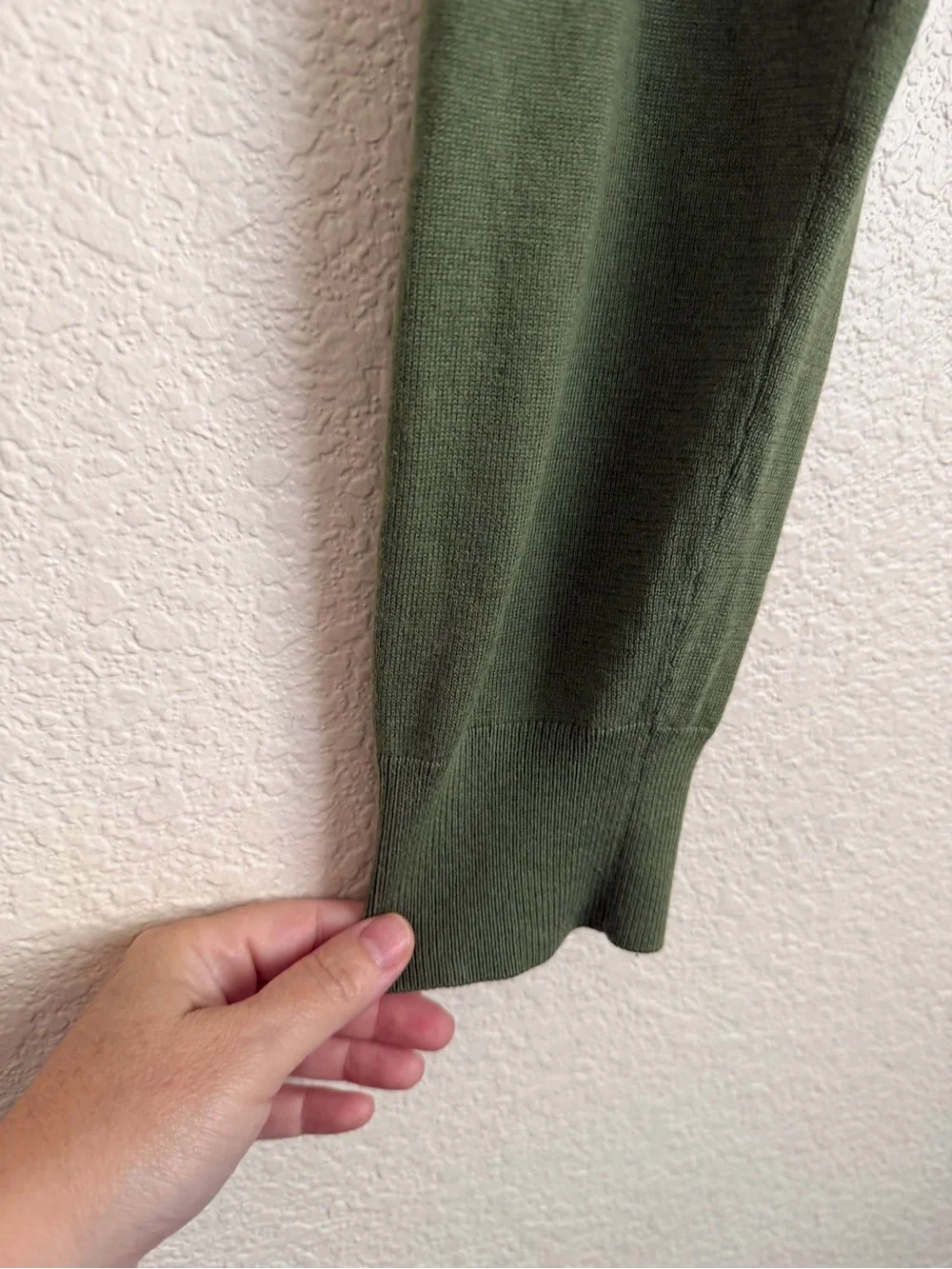 Banana Republic Men’s Silk Cashmere Blend V-Neck Sweater XL Olive Green